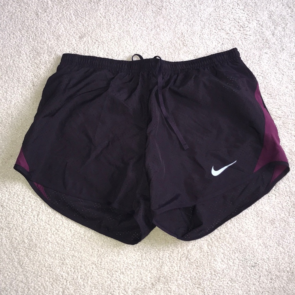 NIKE RUNNING SHORTS
